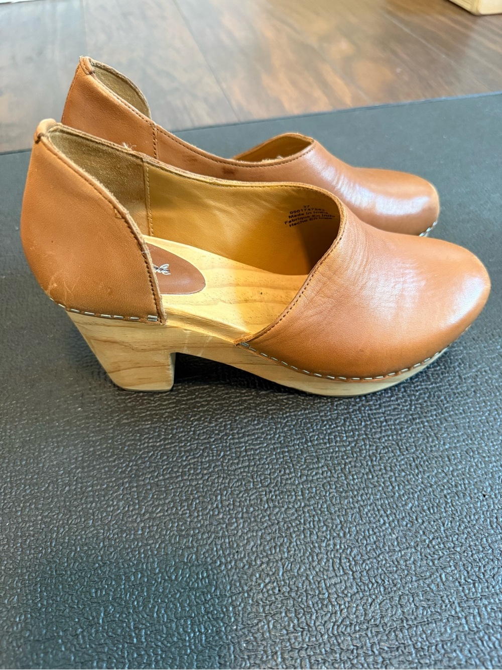 Free People Clog. Size 37. - Picture 3 of 8